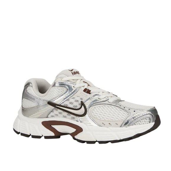 Nike V5 Runner Sneaker in Sail Light Orewood Fauna Brown & Phantom 6.5 New Women - Picture 1 of 17